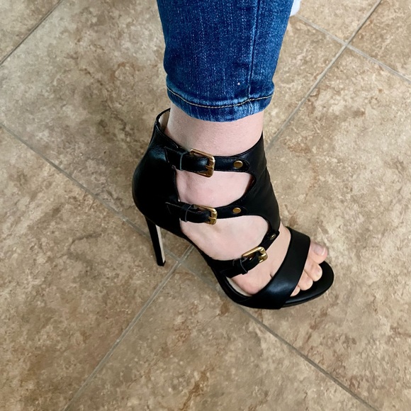 Gorgeous Leather heels shoes ๐ - Picture 2 of 13